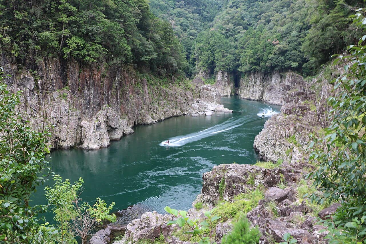 上から見た夏の瀞峡